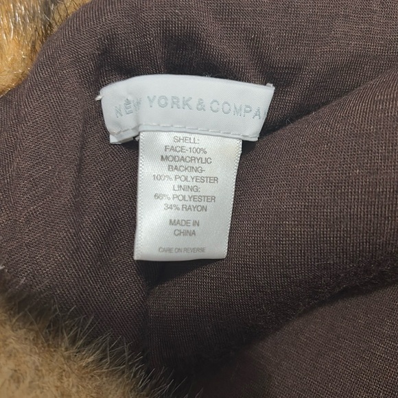 NEW YORK & COMPANY Brown Faux Fur Neck Warmer - Picture 4 of 6